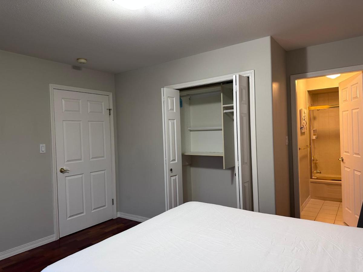 C And D Cozy Bedroom Vancouver Extérieur photo