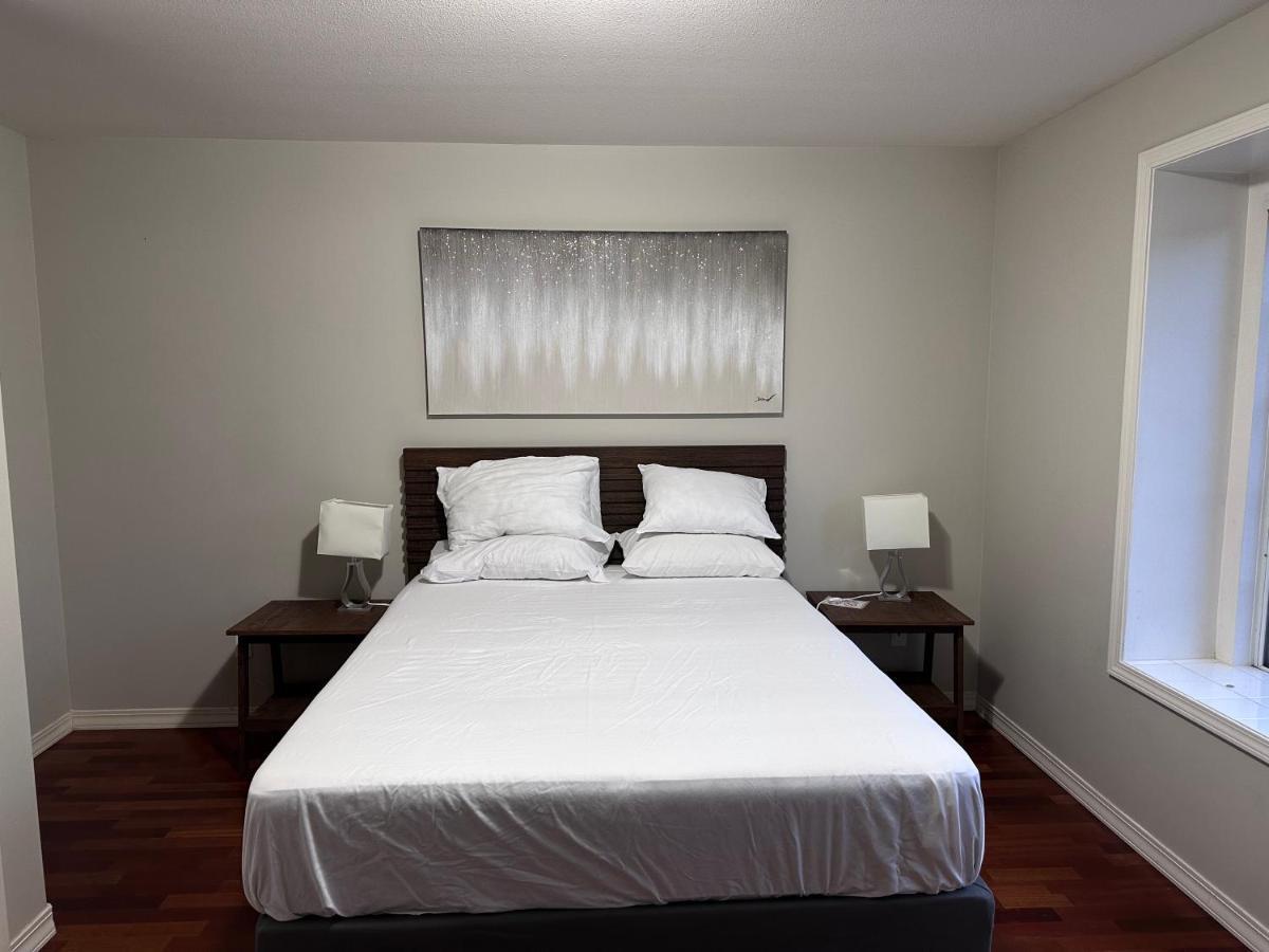 C And D Cozy Bedroom Vancouver Extérieur photo